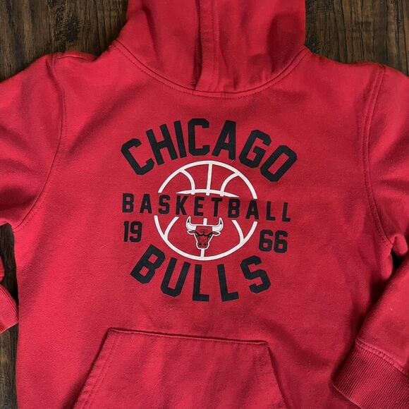 NBA‎ Chicago Bulls Hoodie Youth Medium 10-12 Red Pullover Sweatshirt Basketball - Picture 2 of 5